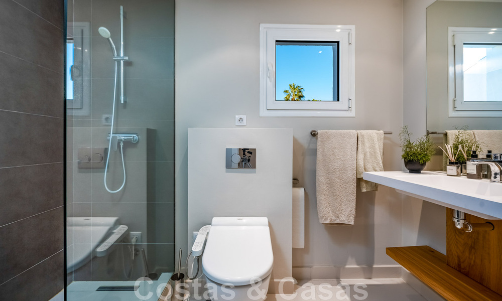 Villa de lujo en venta en una zona residencial segura y cerrada de Nueva Andalucia, Marbella 48192