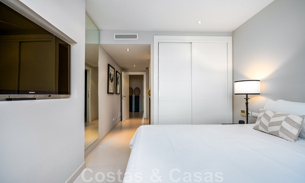 Villa de lujo en venta en una zona residencial segura y cerrada de Nueva Andalucia, Marbella 48194