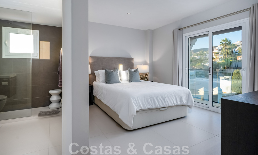 Villa de lujo en venta en una zona residencial segura y cerrada de Nueva Andalucia, Marbella 48195