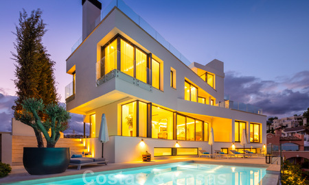 Villa de lujo arquitectónico en venta con vistas panorámicas al mar, en codiciada zona residencial en La Quinta, Benahavis - Marbella 47954