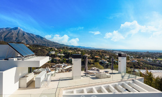 Villa de lujo arquitectónico en venta con vistas panorámicas al mar, en codiciada zona residencial en La Quinta, Benahavis - Marbella 47956 
