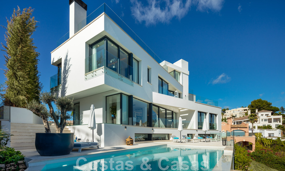 Villa de lujo arquitectónico en venta con vistas panorámicas al mar, en codiciada zona residencial en La Quinta, Benahavis - Marbella 47962