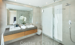 Villa de lujo arquitectónico en venta con vistas panorámicas al mar, en codiciada zona residencial en La Quinta, Benahavis - Marbella 47964 