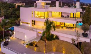 Villa de lujo arquitectónico en venta con vistas panorámicas al mar, en codiciada zona residencial en La Quinta, Benahavis - Marbella 47979 