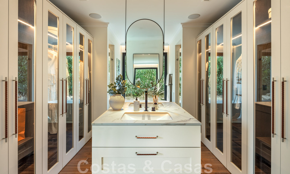 Villa de lujo contemporánea y mediterránea en venta en el valle del golf de Nueva Andalucía, Marbella 47933