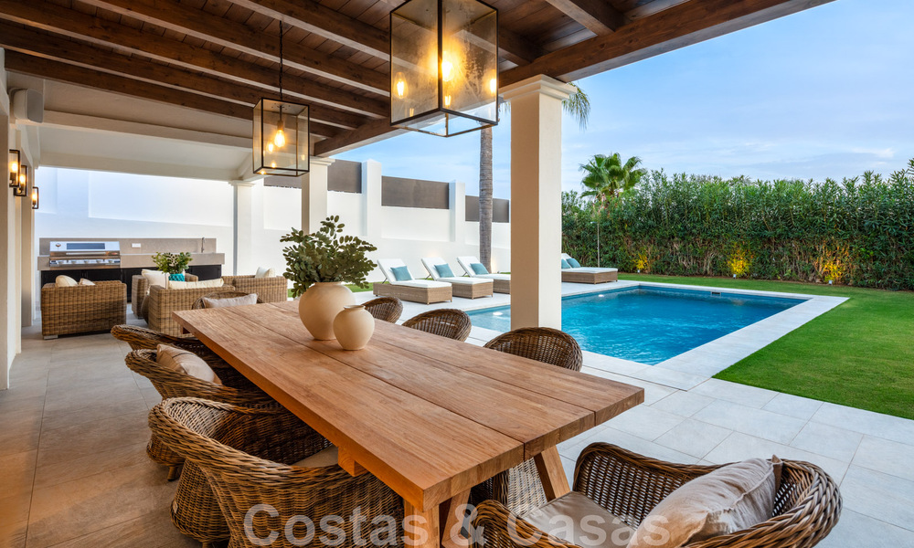 Villa de lujo contemporánea y mediterránea en venta en el valle del golf de Nueva Andalucía, Marbella 47942