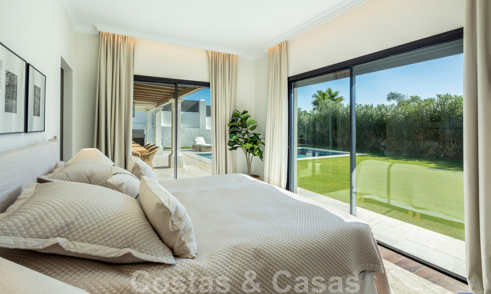 Villa de lujo contemporánea y mediterránea en venta en el valle del golf de Nueva Andalucía, Marbella 47953