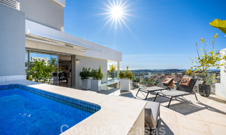 Moderno ático en venta listo para entrar a vivir con vistas abiertas al mar en un moderno complejo en Nueva Andalucia, Marbella 47881 