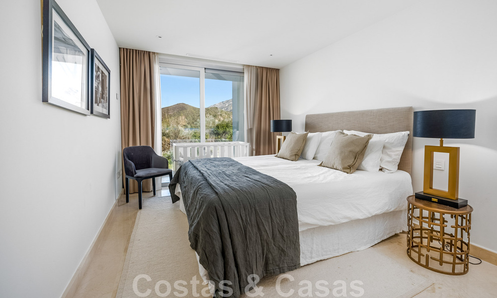 Moderno ático en venta listo para entrar a vivir con vistas abiertas al mar en un moderno complejo en Nueva Andalucia, Marbella 47883