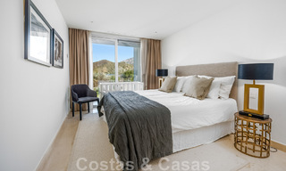 Moderno ático en venta listo para entrar a vivir con vistas abiertas al mar en un moderno complejo en Nueva Andalucia, Marbella 47883 