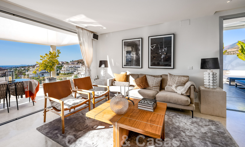 Moderno ático en venta listo para entrar a vivir con vistas abiertas al mar en un moderno complejo en Nueva Andalucia, Marbella 47903