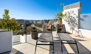 Moderno ático en venta listo para entrar a vivir con vistas abiertas al mar en un moderno complejo en Nueva Andalucia, Marbella 47916 
