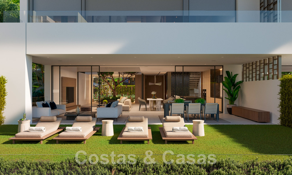 Reventa! Villa de lujo en venta en un nuevo proyecto innovador que consta de 12 villas sofisticadas con vistas al mar, en la Milla de Oro de Marbella 47768
