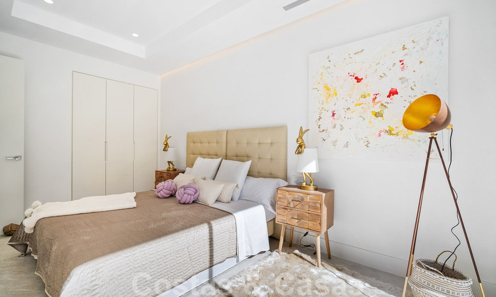 Moderna villa de nueva construcción con piscina infinita y vistas panorámicas al mar en venta al este de Marbella centro 51921