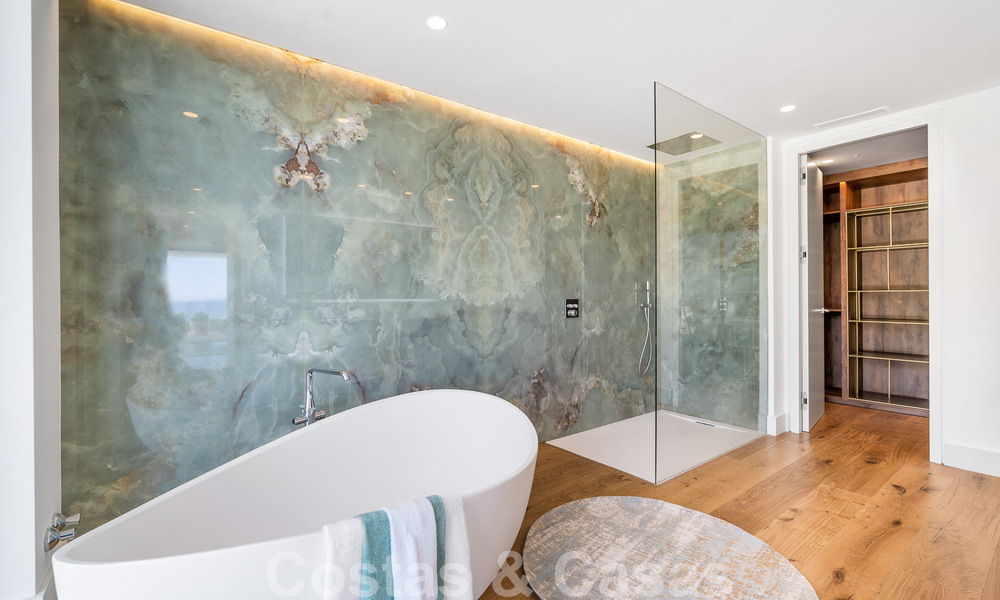 Moderna villa de nueva construcción con piscina infinita y vistas panorámicas al mar en venta al este de Marbella centro 51926