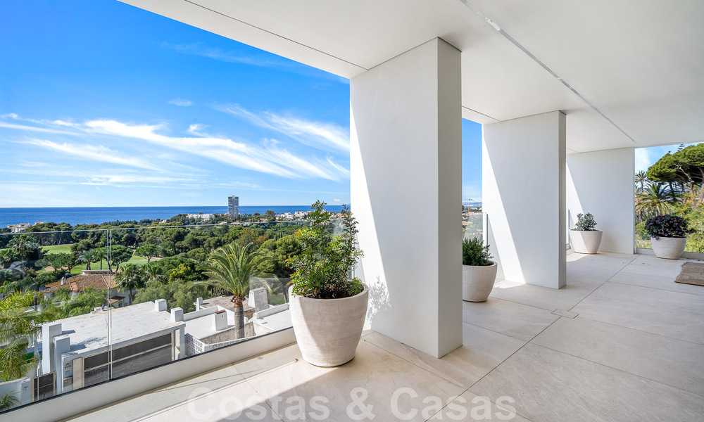 Moderna villa de nueva construcción con piscina infinita y vistas panorámicas al mar en venta al este de Marbella centro 51930