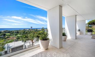 Moderna villa de nueva construcción con piscina infinita y vistas panorámicas al mar en venta al este de Marbella centro 51930 