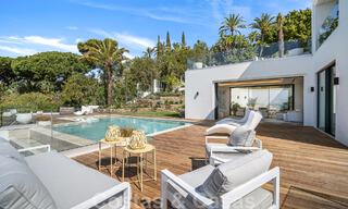 Moderna villa de nueva construcción con piscina infinita y vistas panorámicas al mar en venta al este de Marbella centro 51938 