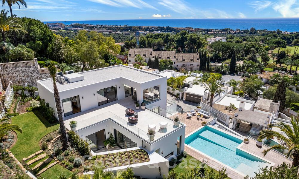 Moderna villa de nueva construcción con piscina infinita y vistas panorámicas al mar en venta al este de Marbella centro 51960
