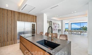 Moderna villa de nueva construcción con piscina infinita y vistas panorámicas al mar en venta al este de Marbella centro 51961 