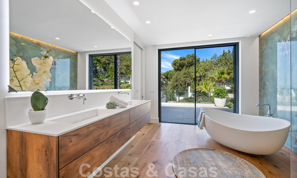 Moderna villa de nueva construcción con piscina infinita y vistas panorámicas al mar en venta al este de Marbella centro 51969