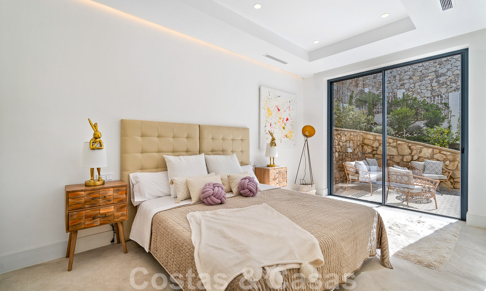 Moderna villa de nueva construcción con piscina infinita y vistas panorámicas al mar en venta al este de Marbella centro 51970