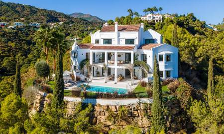 Exquisita villa de lujo en venta de estilo mediterráneo con diseño contemporáneo en una posición elevada en El Madroñal, Benahavis - Marbella 48112