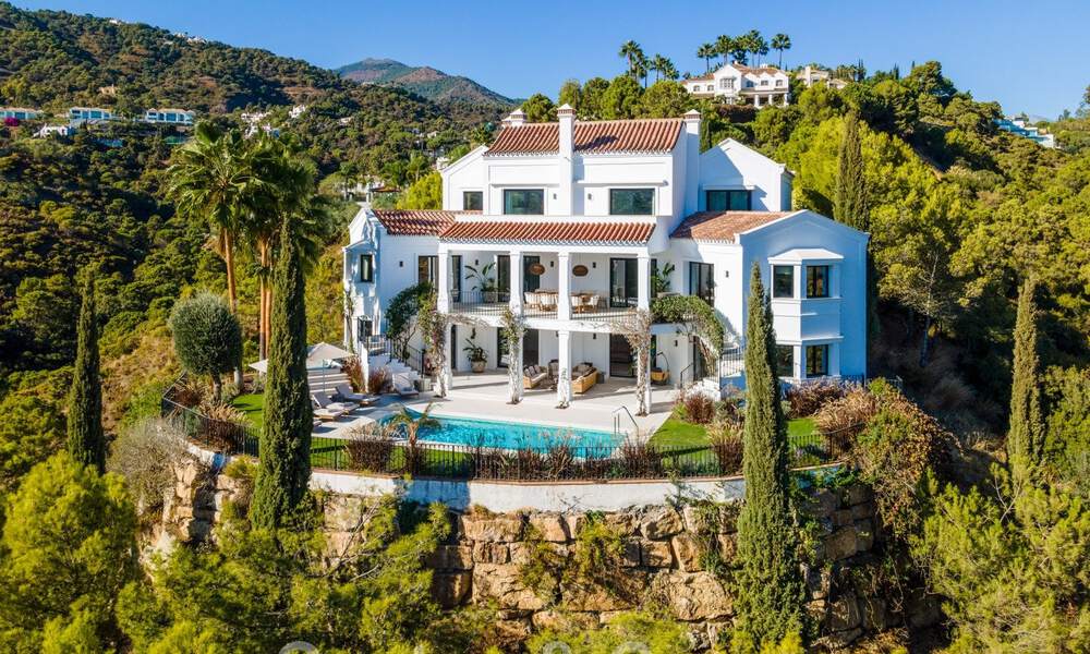 Exquisita villa de lujo en venta de estilo mediterráneo con diseño contemporáneo en una posición elevada en El Madroñal, Benahavis - Marbella 48112