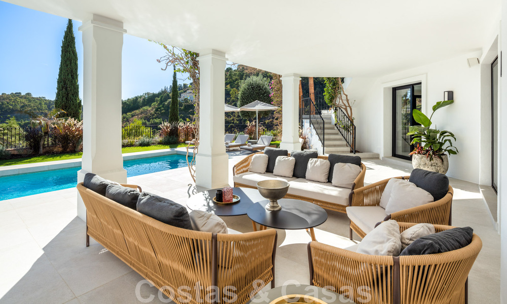 Exquisita villa de lujo en venta de estilo mediterráneo con diseño contemporáneo en una posición elevada en El Madroñal, Benahavis - Marbella 48113