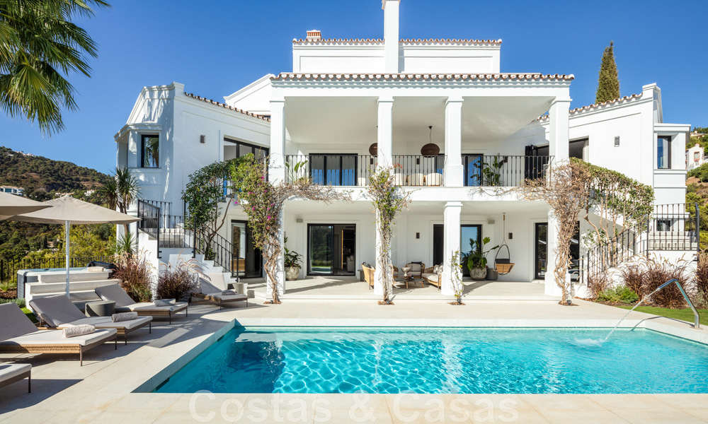Exquisita villa de lujo en venta de estilo mediterráneo con diseño contemporáneo en una posición elevada en El Madroñal, Benahavis - Marbella 48116