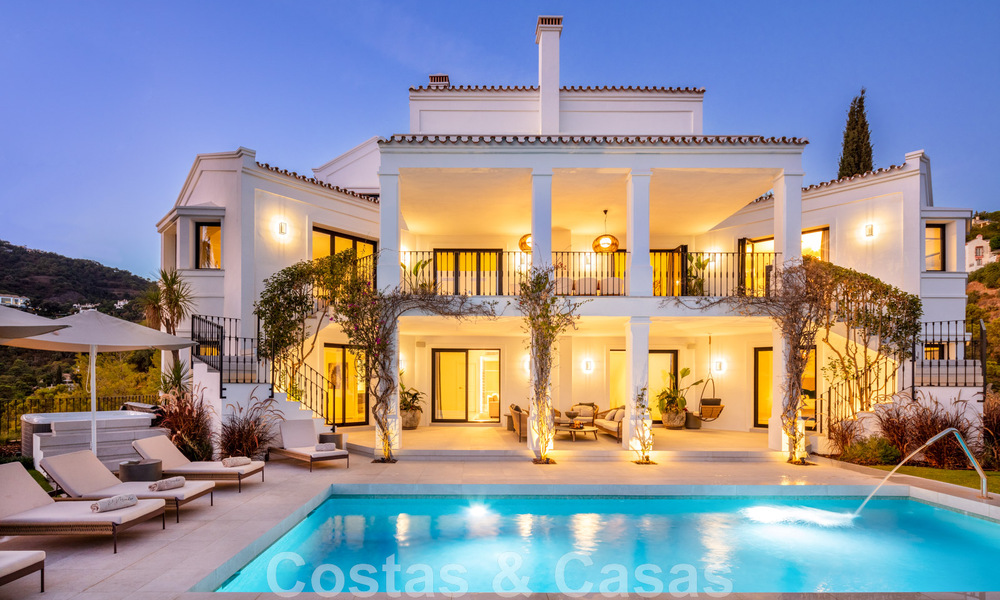 Exquisita villa de lujo en venta de estilo mediterráneo con diseño contemporáneo en una posición elevada en El Madroñal, Benahavis - Marbella 48135