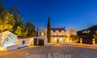 Exquisita villa de lujo en venta de estilo mediterráneo con diseño contemporáneo en una posición elevada en El Madroñal, Benahavis - Marbella 48137 