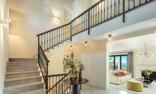 Exquisita villa de lujo en venta de estilo mediterráneo con diseño contemporáneo en una posición elevada en El Madroñal, Benahavis - Marbella 48158 