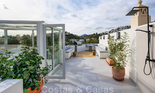 Lista para entrar a vivir! Casa adosada reformada contemporánea en venta con vistas al mar, en La Quinta en Benahavis - Marbella 49445 