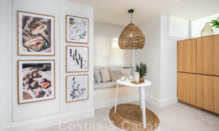 Lista para entrar a vivir! Casa adosada reformada contemporánea en venta con vistas al mar, en La Quinta en Benahavis - Marbella 49453 