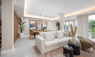 Lista para entrar a vivir! Casa adosada reformada contemporánea en venta con vistas al mar, en La Quinta en Benahavis - Marbella 49457 