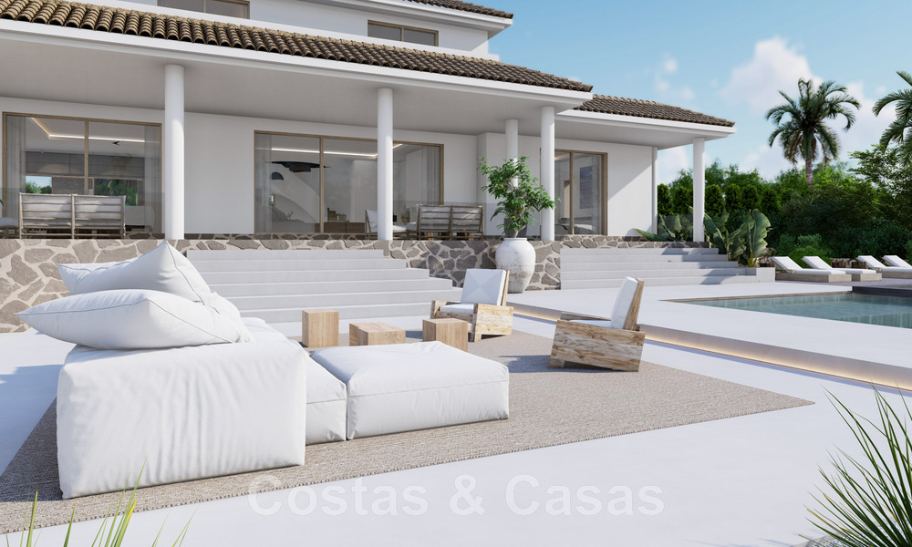 Villa de lujo totalmente reformada en venta en urbanización privilegiada cerca de campos de golf en Marbella - Benahavis 48084