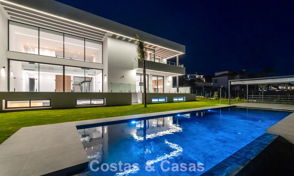 Villa de diseño en venta, cerca de campos de golf, en Benahavis - Marbella 783123