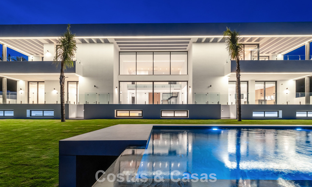 Villa de diseño en venta, cerca de campos de golf, en Benahavis - Marbella 783146