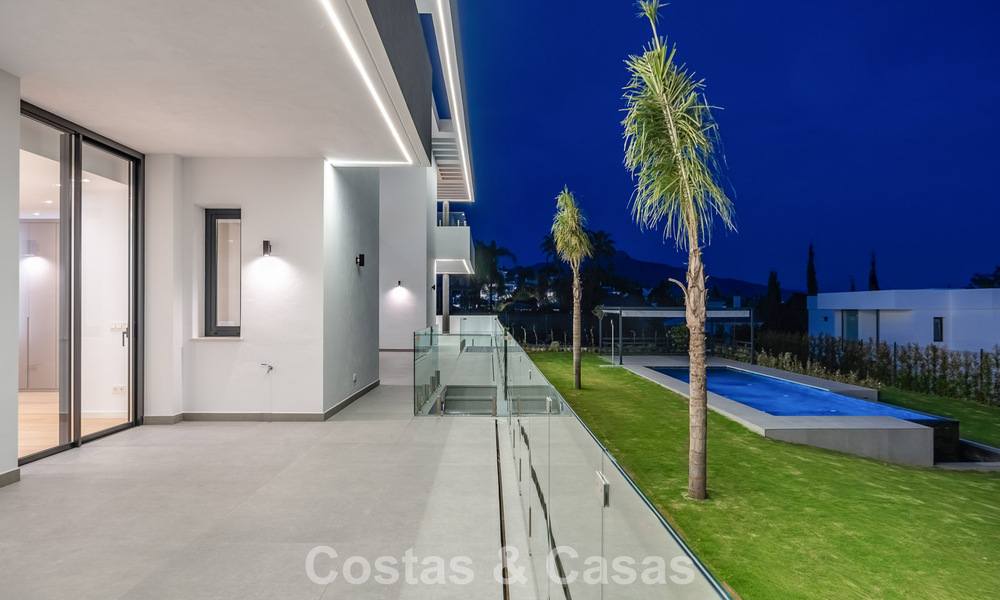 Villa de diseño en venta, cerca de campos de golf, en Benahavis - Marbella 783148