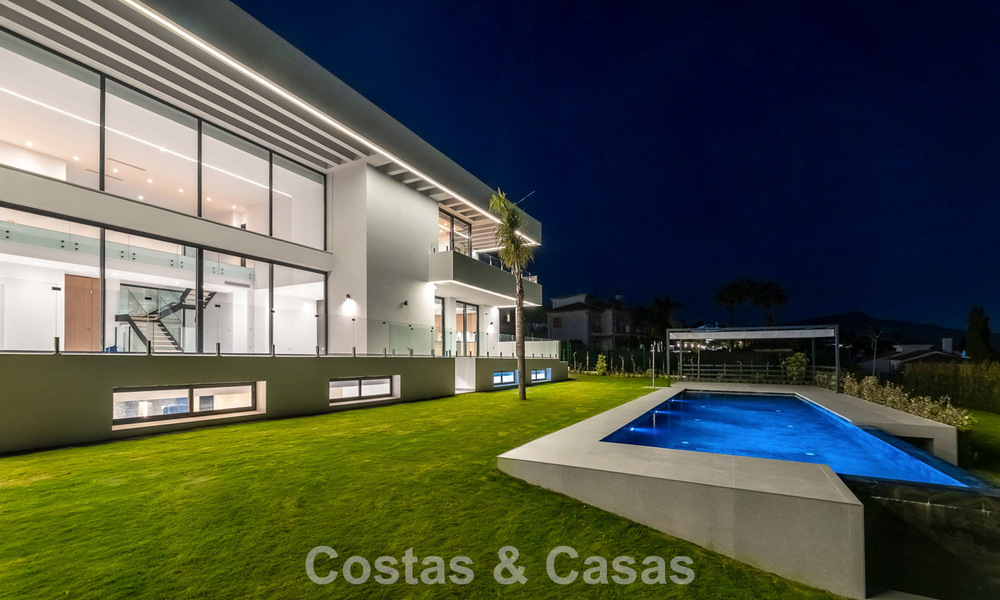 Villa de diseño en venta, cerca de campos de golf, en Benahavis - Marbella 783150