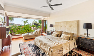 Tradicional y lujosa casa de estilo andaluz en venta con vistas al mar en el corazón del valle del golf de Nueva Andalucía, Marbella 49215 