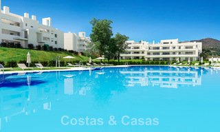 Modernos apartamentos de golf en venta situados en un exclusivo resort de golf en Mijas, Costa del Sol 49174 