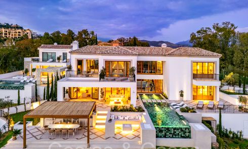 Amplia villa de lujo en venta con impresionantes vistas al mar en una comunidad cerrada prominente en La Quinta en Benahavis - Marbella 63876