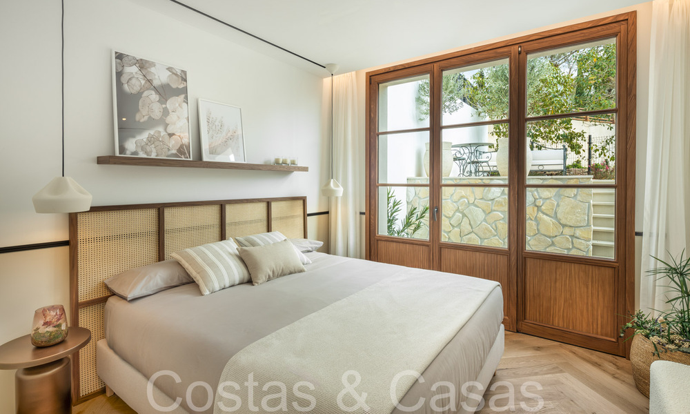 Amplia villa de lujo en venta con impresionantes vistas al mar en una comunidad cerrada prominente en La Quinta en Benahavis - Marbella 63881