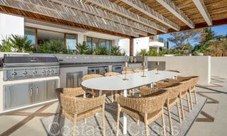 Amplia villa de lujo en venta con impresionantes vistas al mar en una comunidad cerrada prominente en La Quinta en Benahavis - Marbella 63889 