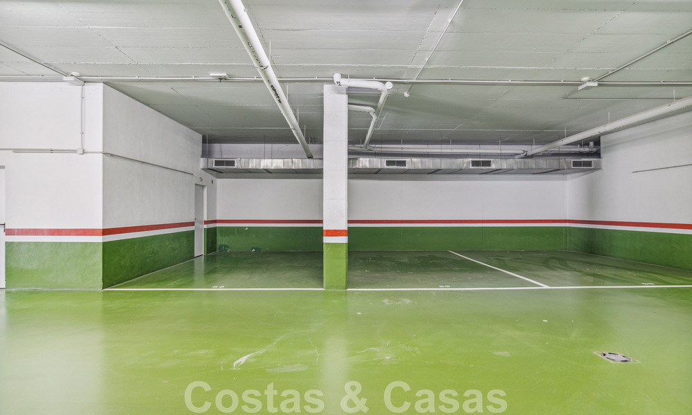 Se vende apartamento listo para entrar a vivir en exclusivo complejo de playa con vistas abiertas al mar a un paso del centro de Estepona 49293