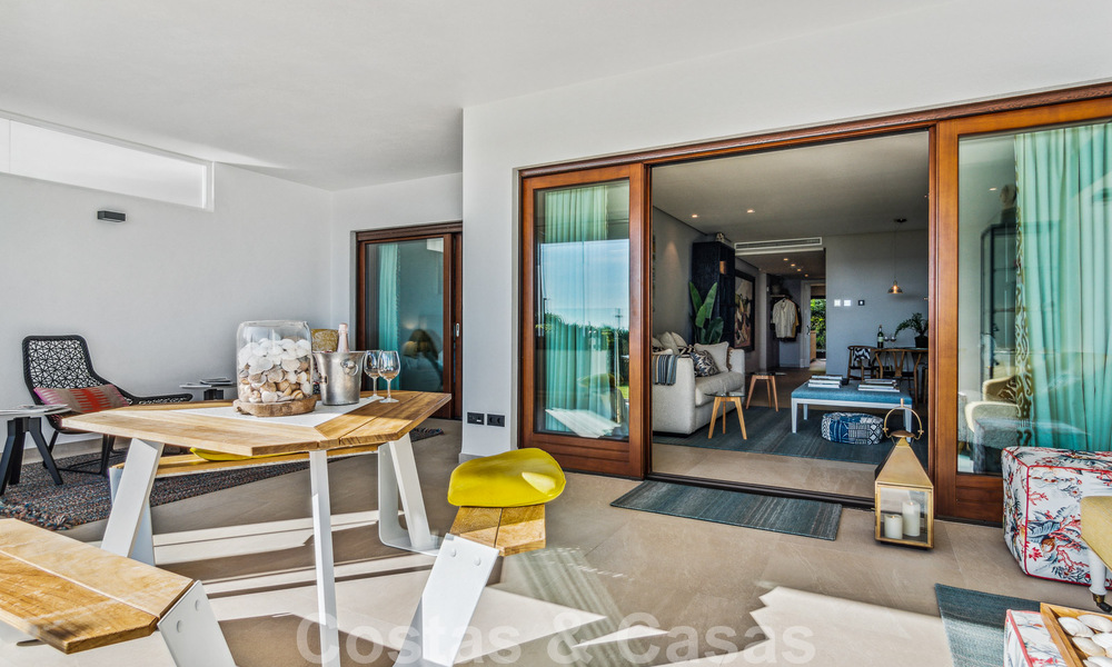 Se vende apartamento listo para entrar a vivir en exclusivo complejo de playa con vistas abiertas al mar a un paso del centro de Estepona 49297