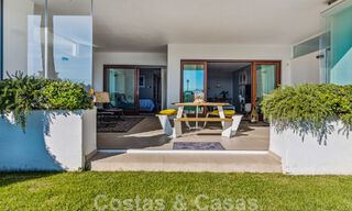 Se vende apartamento listo para entrar a vivir en exclusivo complejo de playa con vistas abiertas al mar a un paso del centro de Estepona 49298 
