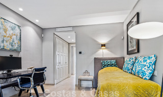 Se vende apartamento listo para entrar a vivir en exclusivo complejo de playa con vistas abiertas al mar a un paso del centro de Estepona 49302 